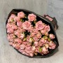 Букет из 21 кустовой розы "Эмми"