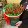 Тюльпаны в коробке "Фаина"